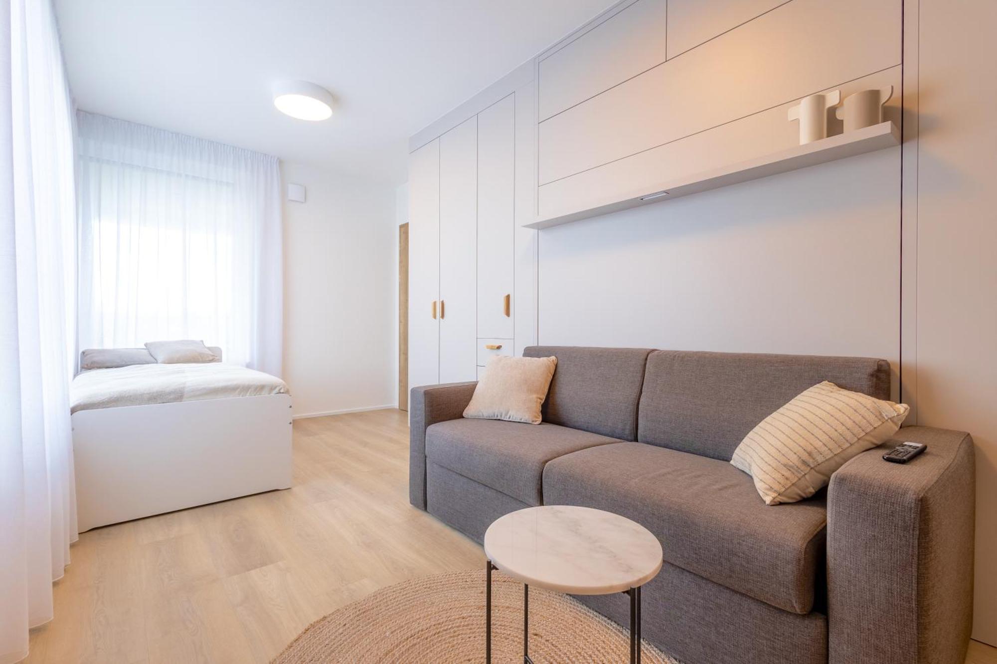 Bright 2Br - 5Th Floor, Balcony, Free Parking By Gravity Prague Leilighet Eksteriør bilde