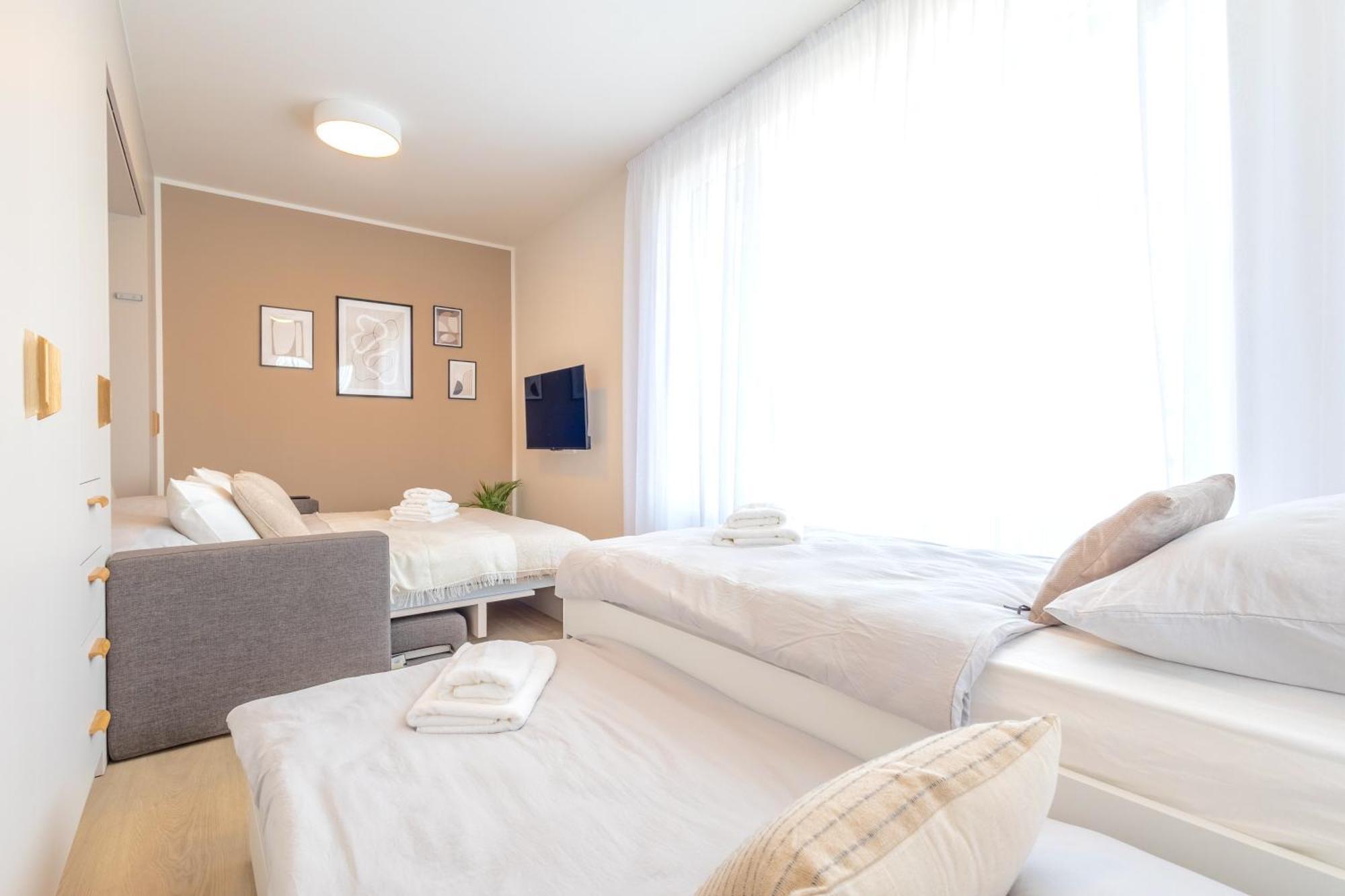 Bright 2Br - 5Th Floor, Balcony, Free Parking By Gravity Prague Leilighet Eksteriør bilde