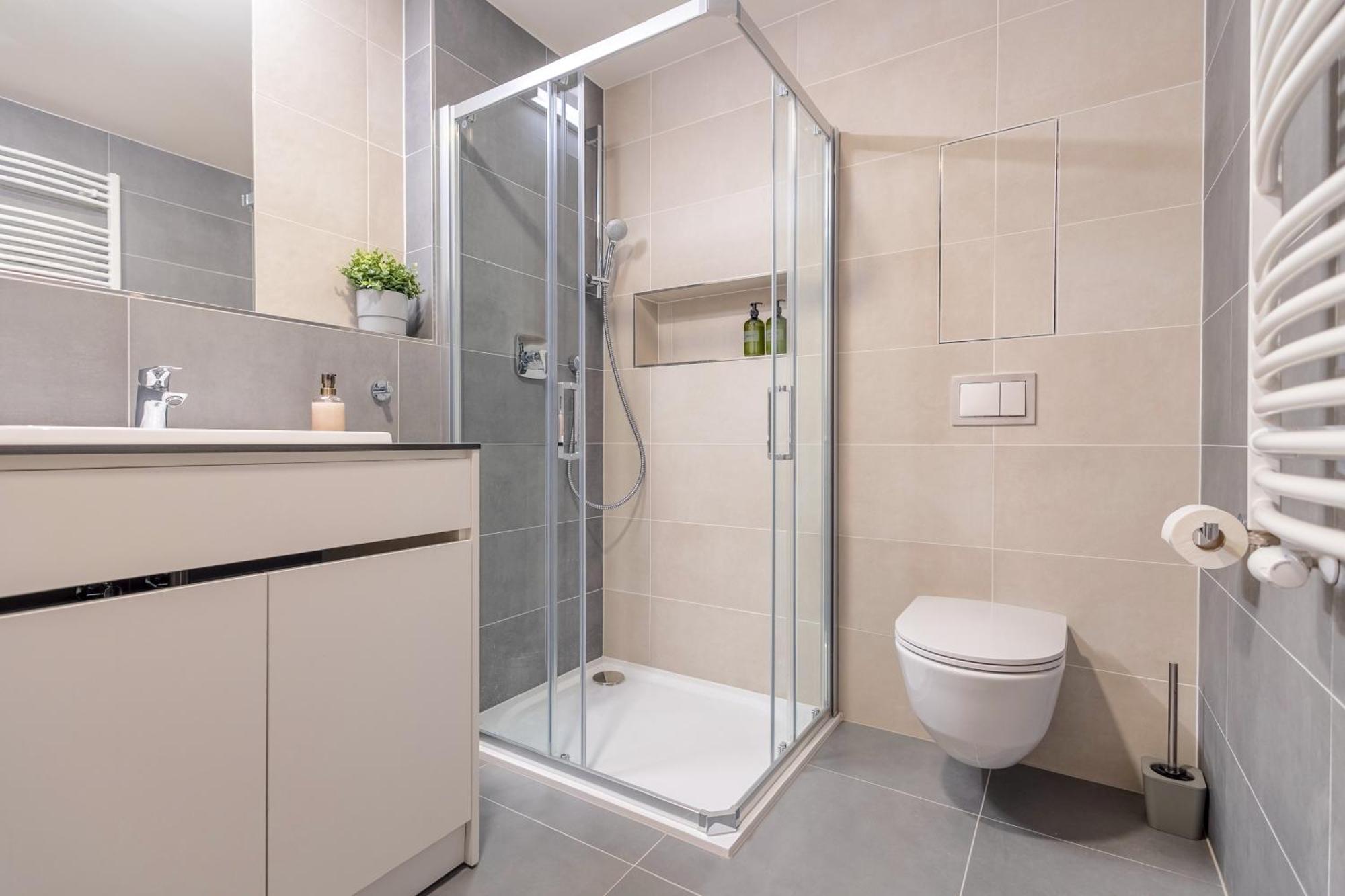 Bright 2Br - 5Th Floor, Balcony, Free Parking By Gravity Prague Leilighet Eksteriør bilde