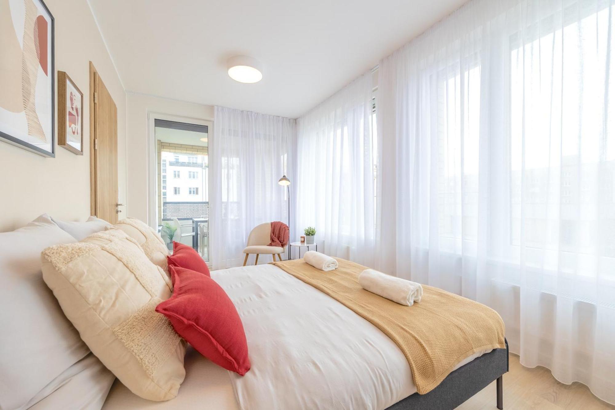 Bright 2Br - 5Th Floor, Balcony, Free Parking By Gravity Prague Leilighet Eksteriør bilde