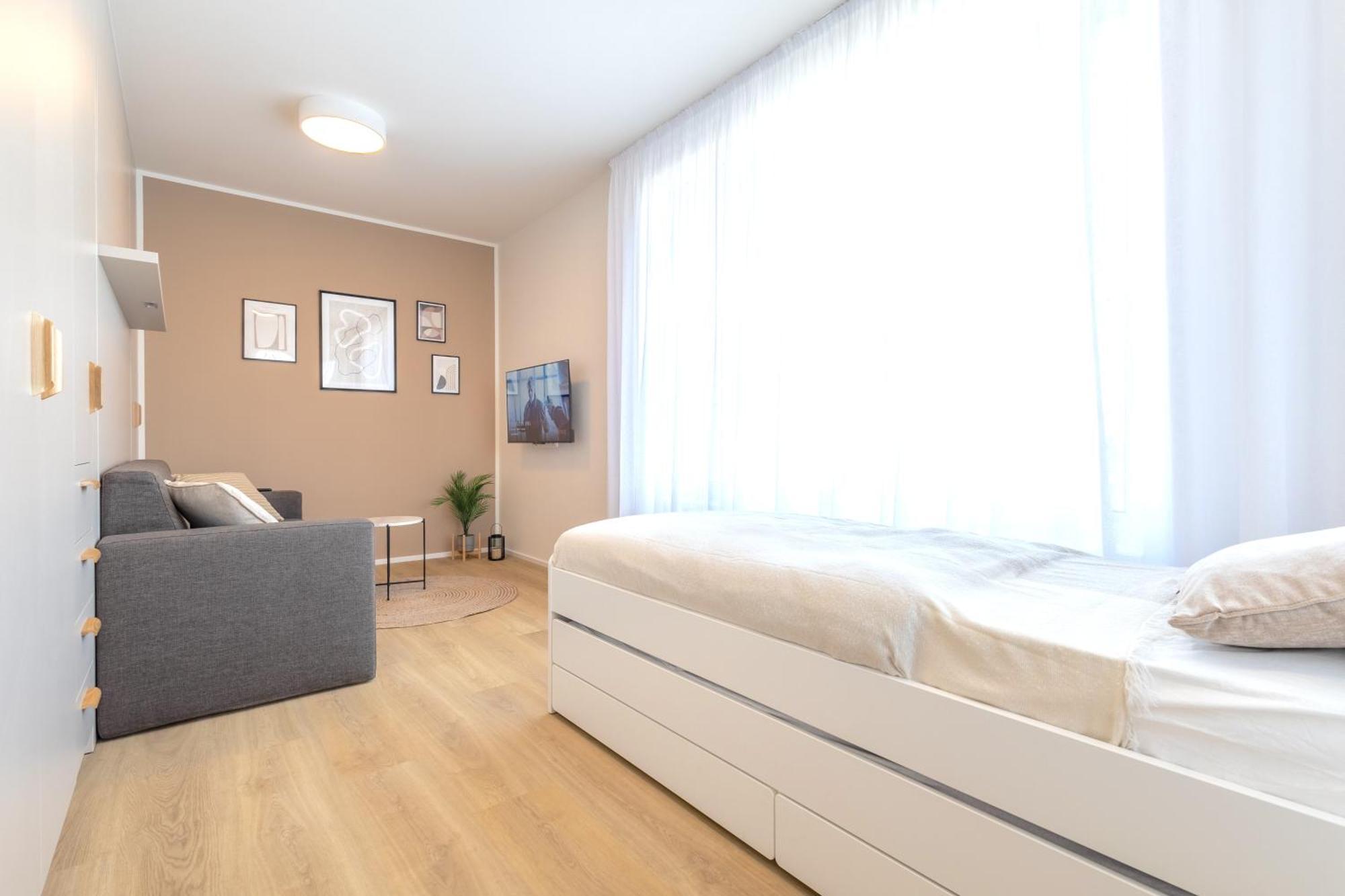 Bright 2Br - 5Th Floor, Balcony, Free Parking By Gravity Prague Leilighet Eksteriør bilde